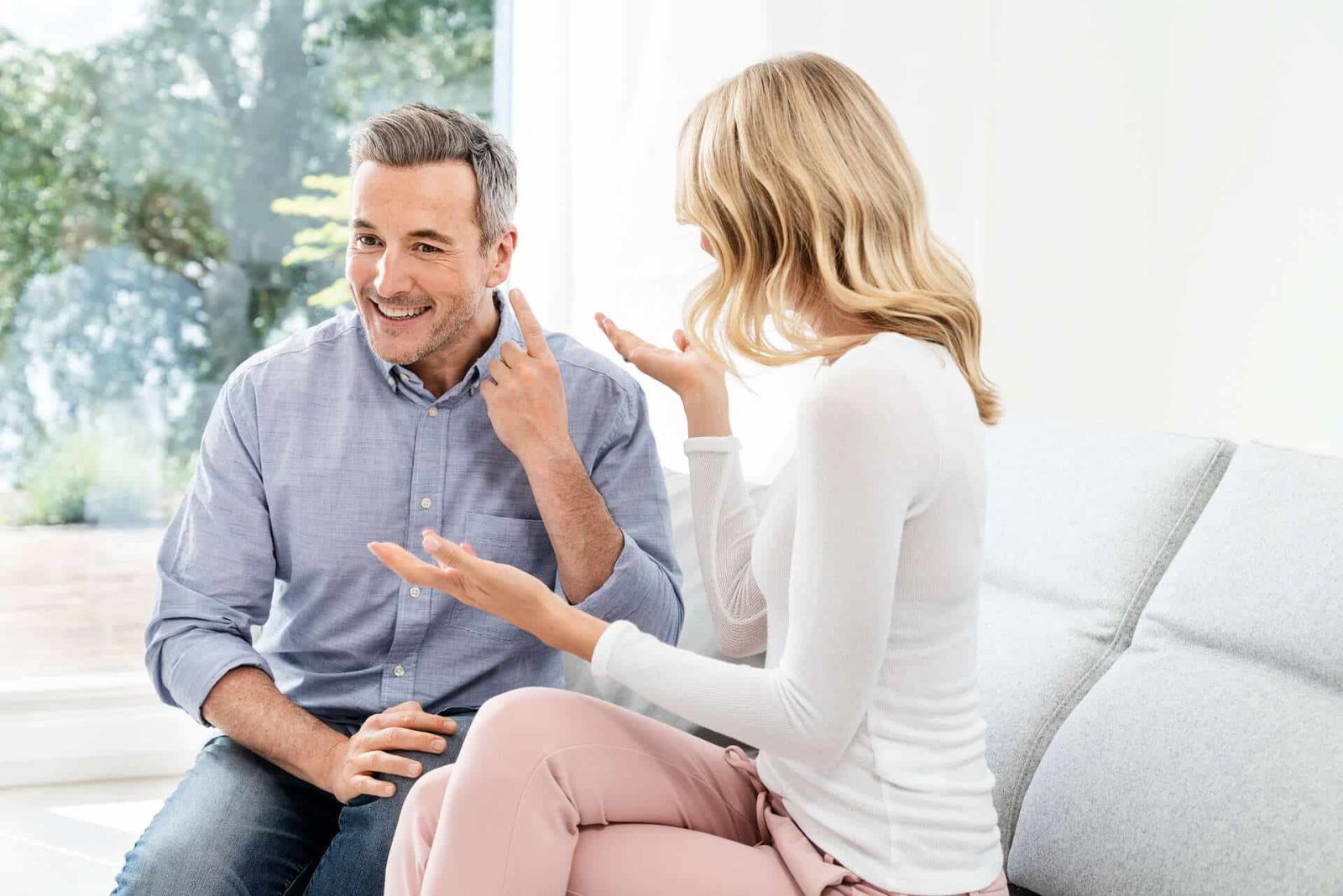 Máy trợ thính hỗ trợ chăm sóc sức khỏe tối ưu cho người già